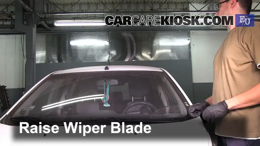 2011 Chevrolet Beat Campus 1.0L 4 Cyl. Windshield Wiper Blade (Front)